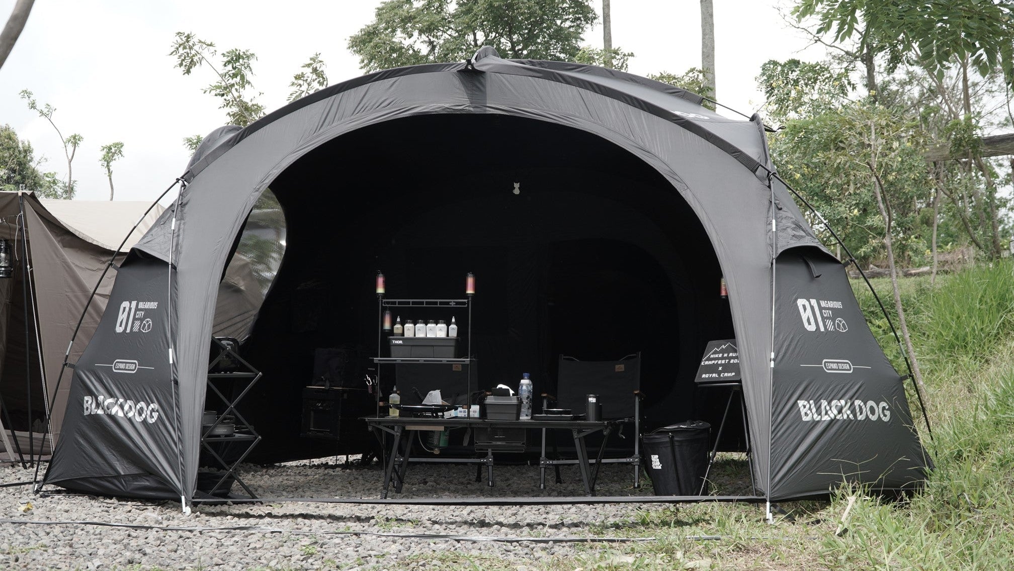 Black Camping