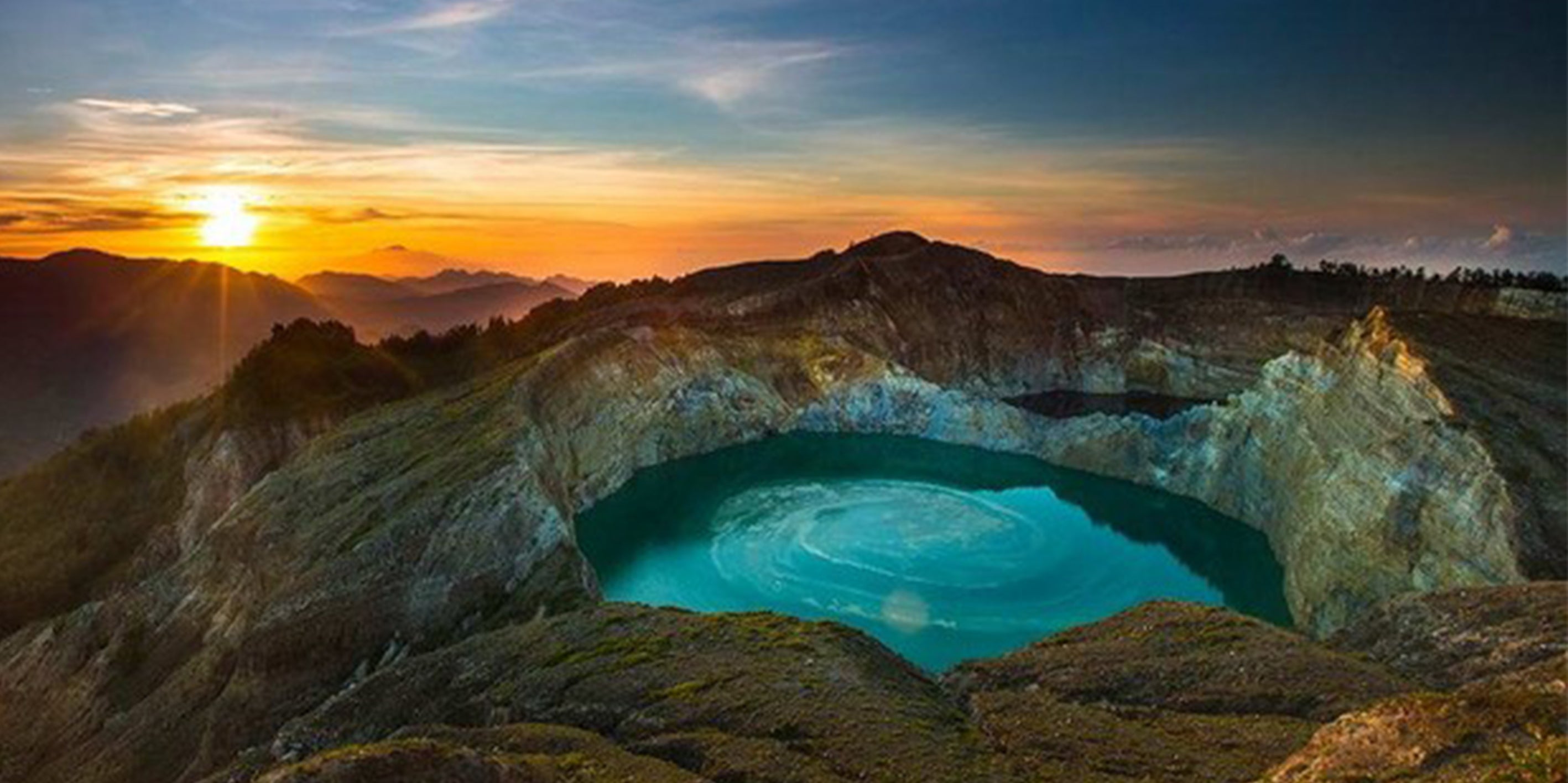 5 Gunung Indonesia Dengan Jalur Pendakian Terindah