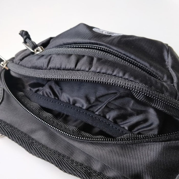 Tas Pinggang Monbear Waist Bag Running